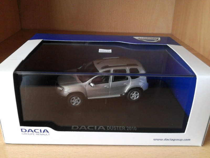 dacia duster miniature solido