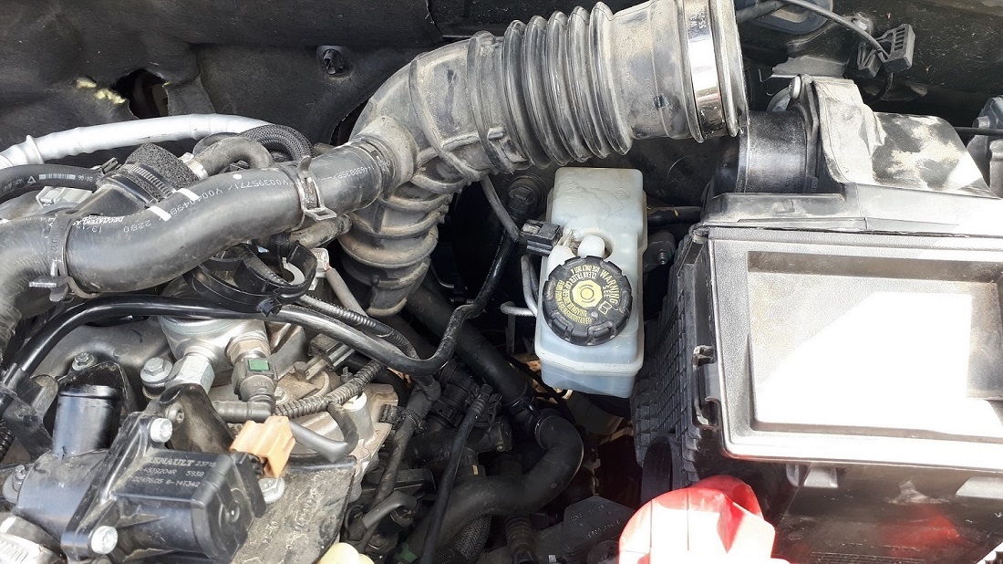 DUSTERTEAM • Afficher le sujet fuite liquide de refroidissement sur 1