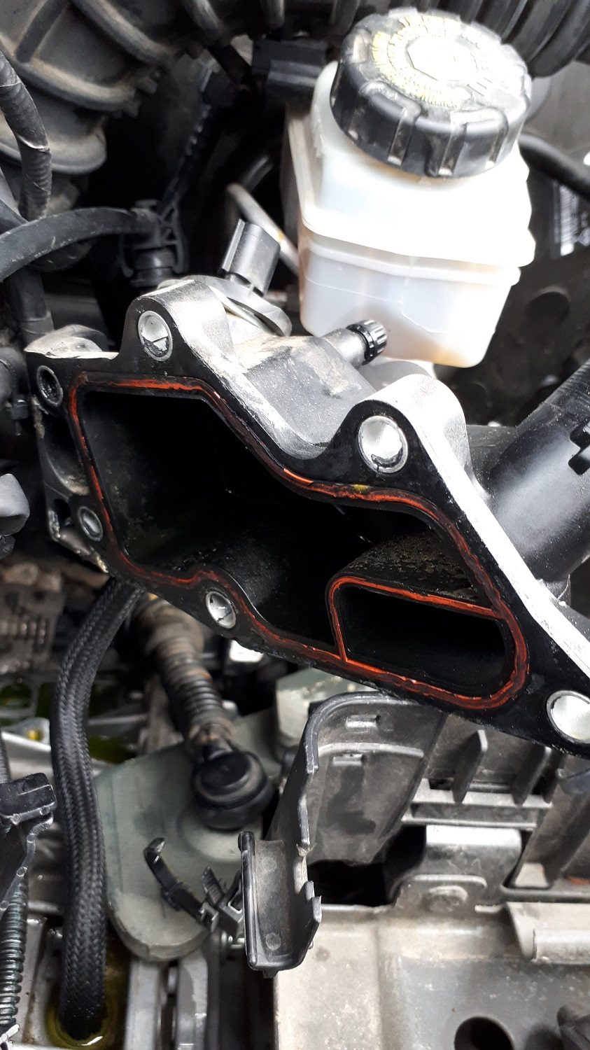 DUSTERTEAM • Afficher le sujet fuite liquide de refroidissement sur 1.2TCE