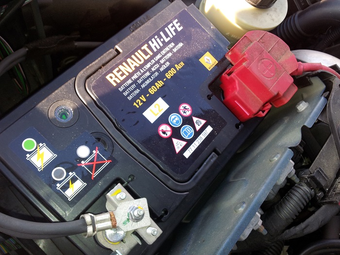 DACIA DUSTER BATTERIA SCARICA